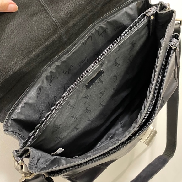 Black Messenger Bag - 100% leather - Picture 7 of 10